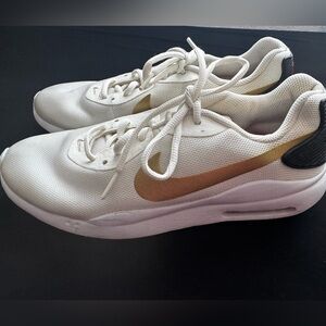 Nike Air Max Oketo White/Gold Sneakers - Women’s US 8 (EUR 39) - Pre-Owned